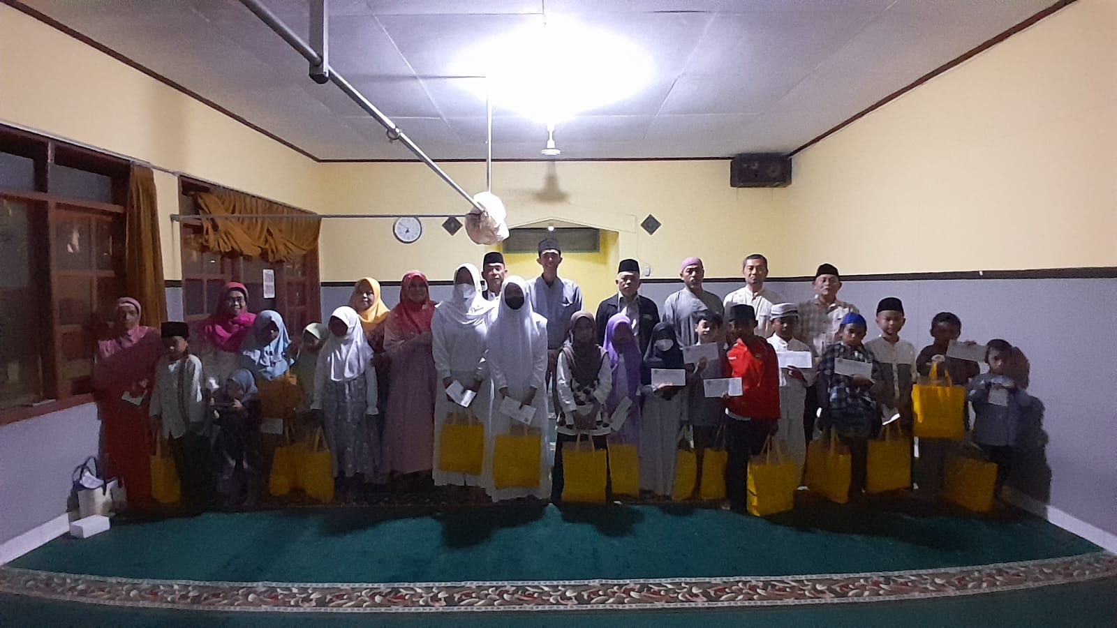 Santunan Anak Yatim Piatu, Doa Bersama dan Istighosah Kampus STIE Kertanegara Malang