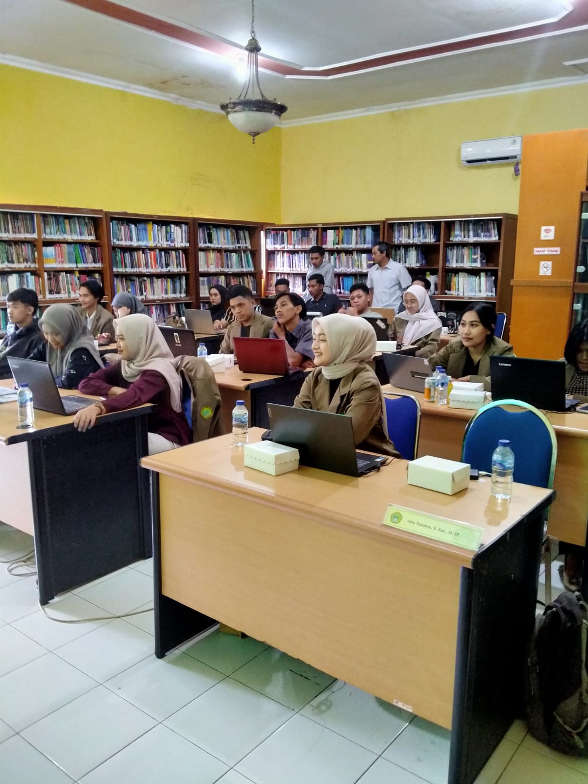 Workshop Pelatihan SPSS Mahasiswa STIE Kertanegara Malang